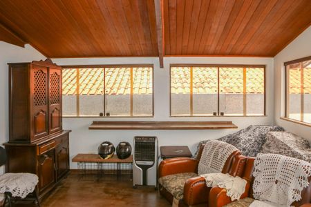 Casa à venda com 480m², 7 quartos e 4 vagas Casa à venda com 480m², 7 quartos e 4 vagasCasa 1 - Quarto 2