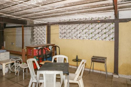 Casa à venda com 480m², 7 quartos e 4 vagas Casa à venda com 480m², 7 quartos e 4 vagasChurrasqueira e Área de Serviço