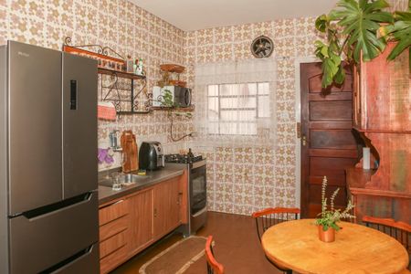 Casa à venda com 480m², 7 quartos e 4 vagas Casa à venda com 480m², 7 quartos e 4 vagasCasa 2 - Cozinha