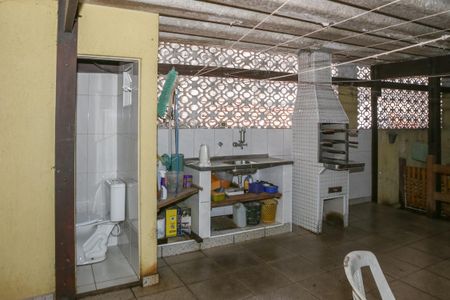 Casa à venda com 480m², 7 quartos e 4 vagas Casa à venda com 480m², 7 quartos e 4 vagasChurrasqueira e Área de Serviço