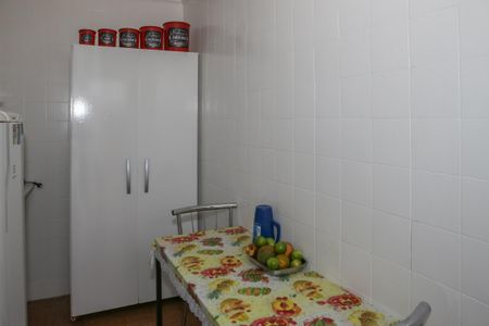 Casa à venda com 480m², 7 quartos e 4 vagas Casa à venda com 480m², 7 quartos e 4 vagasCasa 3 - Cozinha