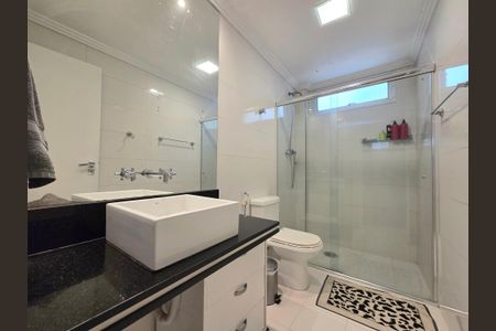 Apartamento à venda com 80m², 2 quartos e 1 vaga Apartamento à venda com 80m², 2 quartos e 1 vagaBanheiro Social