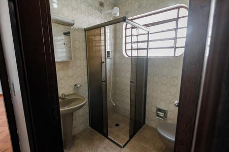 Casa à venda com 97m², 3 quartos e 2 vagasBanheiro