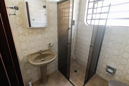 Casa à venda com 97m², 3 quartos e 2 vagasBanheiro