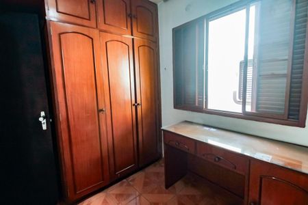 Casa à venda com 97m², 3 quartos e 2 vagasQuarto 2 - Armários