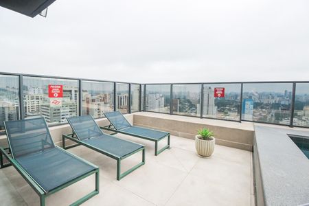 Studio à venda com 30m², 1 quarto e sem vagaÁrea comum - Piscina