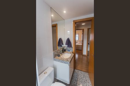 Apartamento à venda com 128m², 4 quartos e 3 vagasBanheiro Social