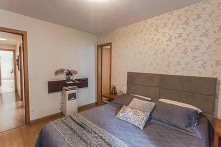 Apartamento à venda com 128m², 4 quartos e 3 vagasSuíte 1