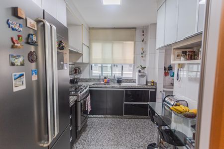 Apartamento à venda com 128m², 4 quartos e 3 vagasCozinha
