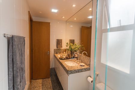 Apartamento à venda com 128m², 4 quartos e 3 vagasBanheiro da Suíte 1