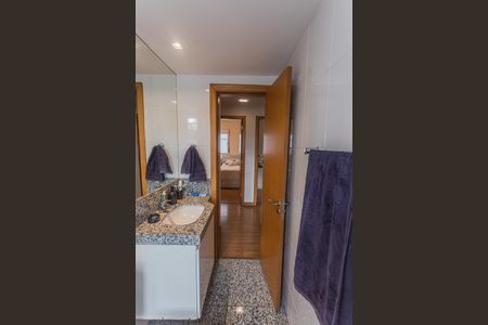 Apartamento à venda com 128m², 4 quartos e 3 vagasBanheiro Social