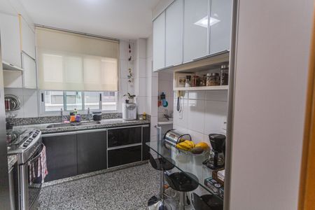 Apartamento à venda com 128m², 4 quartos e 3 vagasCozinha