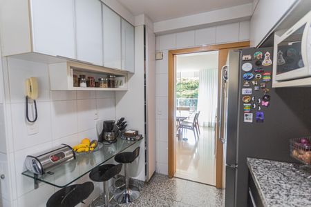 Apartamento à venda com 128m², 4 quartos e 3 vagasCozinha
