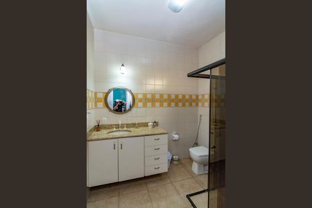 Casa à venda com 226m², 4 quartos e 2 vagasBanheiro da Suíte 2