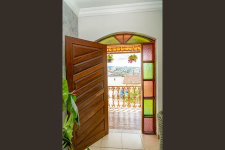 Casa à venda com 226m², 4 quartos e 2 vagasVaranda