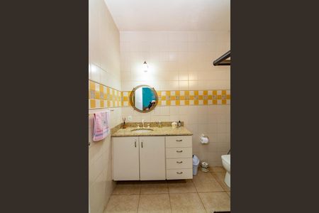 Casa à venda com 226m², 4 quartos e 2 vagasBanheiro da Suíte 2