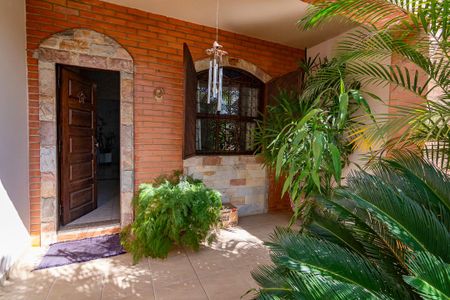 Casa à venda com 226m², 4 quartos e 2 vagasJardim