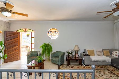 Casa à venda com 226m², 4 quartos e 2 vagasSala 3