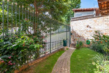 Casa à venda com 226m², 4 quartos e 2 vagasJardim