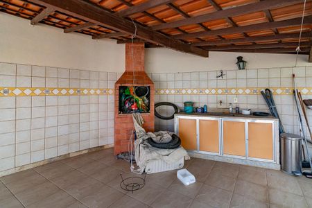 Casa à venda com 226m², 4 quartos e 2 vagasChurrasqueira