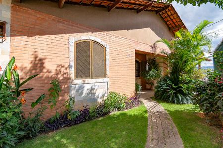 Casa à venda com 226m², 4 quartos e 2 vagasJardim