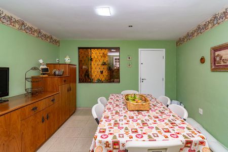 Casa à venda com 226m², 4 quartos e 2 vagasSala 4