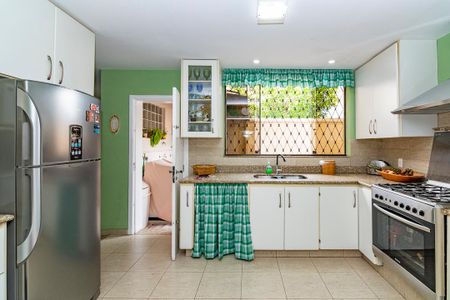 Casa à venda com 226m², 4 quartos e 2 vagasCozinha