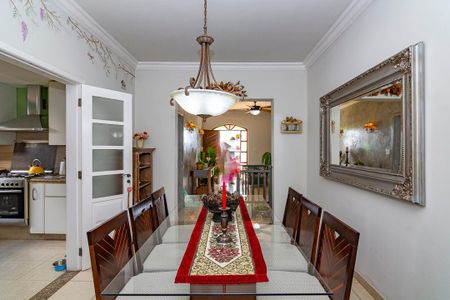 Casa à venda com 226m², 4 quartos e 2 vagasSala 2