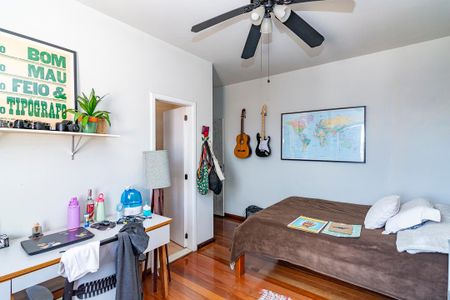 Casa à venda com 226m², 4 quartos e 2 vagasSuíte 3