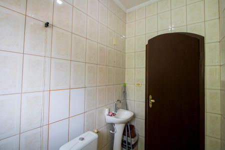 Casa à venda com 230m², 3 quartos e 4 vagasBanheiro do quarto 1
