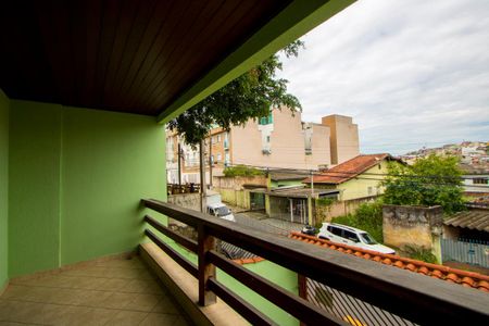 Casa à venda com 230m², 3 quartos e 4 vagasVaranda da sala