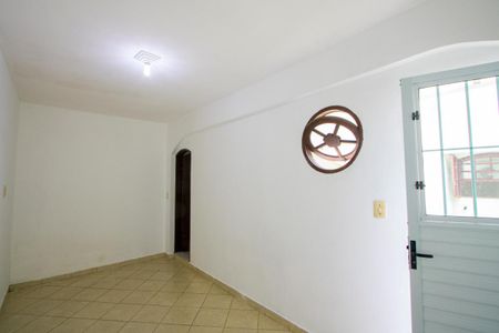 Casa à venda com 230m², 3 quartos e 4 vagasEdícula - Sala