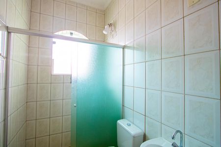 Casa à venda com 230m², 3 quartos e 4 vagasBanheiro social