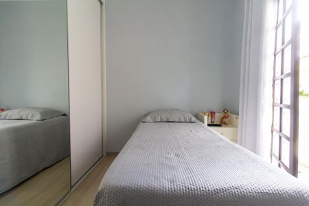 Casa de condomínio à venda com 99m², 3 quartos e 1 vagaQuarto 2