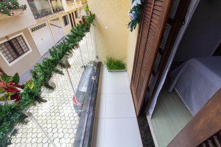 Casa de condomínio à venda com 99m², 3 quartos e 1 vagaVaranda