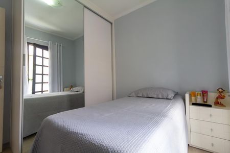 Casa de condomínio à venda com 99m², 3 quartos e 1 vagaQuarto 2