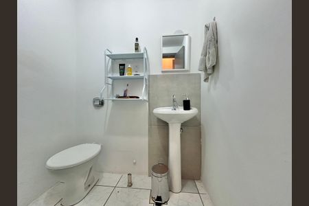 Apartamento à venda com 45m², 2 quartos e sem vaga Apartamento à venda com 45m², 2 quartos e sem vagaBanheiro