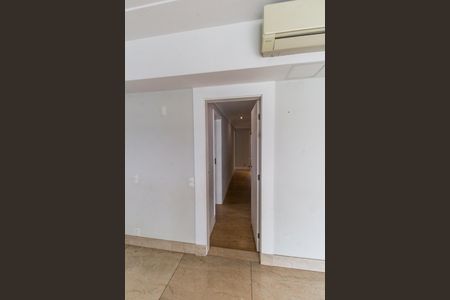 Apartamento para alugar com 207m², 3 quartos e 3 vagasCorredor