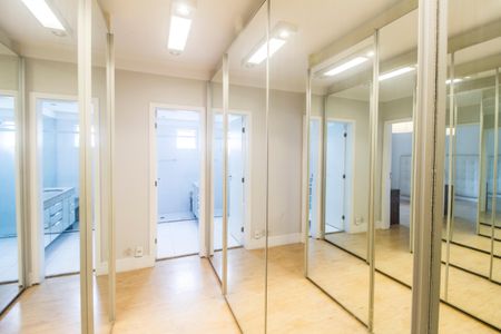 Apartamento para alugar com 207m², 3 quartos e 3 vagasCloset da suíte