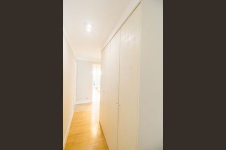 Apartamento para alugar com 207m², 3 quartos e 3 vagasCorredor