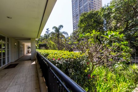 Apartamento para alugar com 207m², 3 quartos e 3 vagasVista