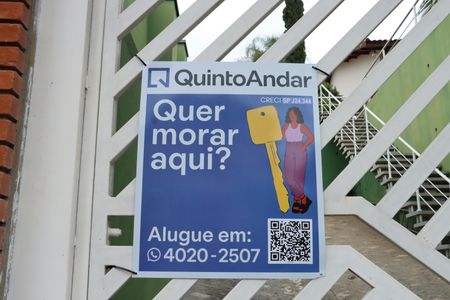 Casa de condomínio para alugar com 2600m², 3 quartos e sem vagaPlaca
