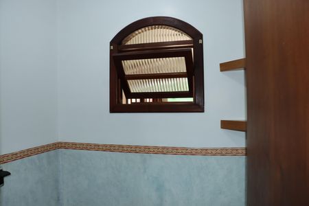 Casa de condomínio para alugar com 2600m², 3 quartos e sem vagaLavabo