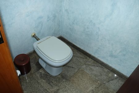 Casa de condomínio para alugar com 2600m², 3 quartos e sem vagaLavabo