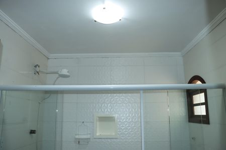 Casa de condomínio para alugar com 2600m², 3 quartos e sem vagaBanheiro da Suíte