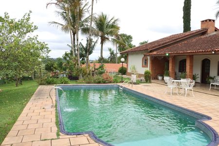 Casa de condomínio para alugar com 2600m², 3 quartos e sem vagaÁrea comum