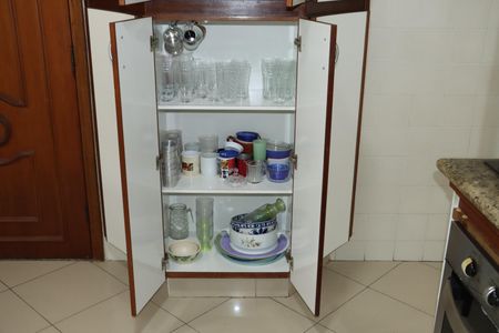 Casa de condomínio para alugar com 2600m², 3 quartos e sem vagaCozinha