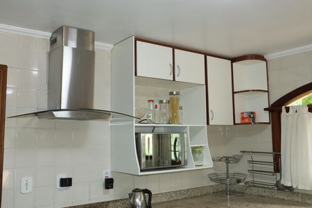 Casa de condomínio para alugar com 2600m², 3 quartos e sem vagaCozinha