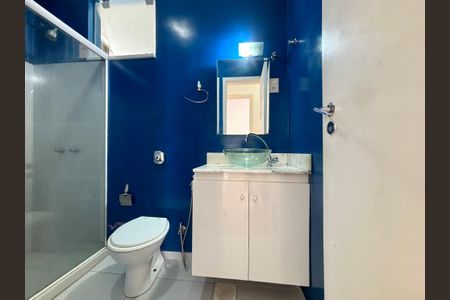 Apartamento à venda com 75m², 2 quartos e sem vagaBanheiro social