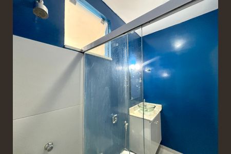 Apartamento à venda com 75m², 2 quartos e sem vagaBanheiro social